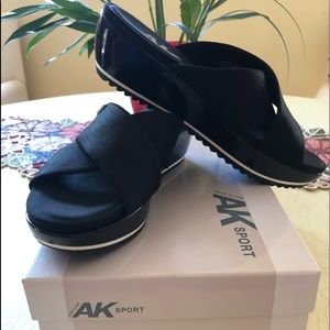 Anne Klein Non-Skid Cute Sandal Platforms 8.5 M
